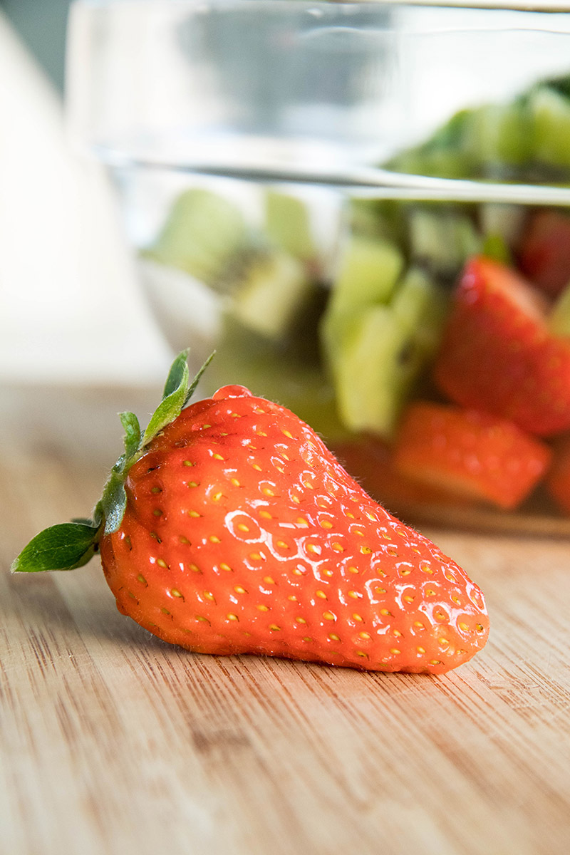 Salade de fruits fraises kiwis - Avril sur un fil