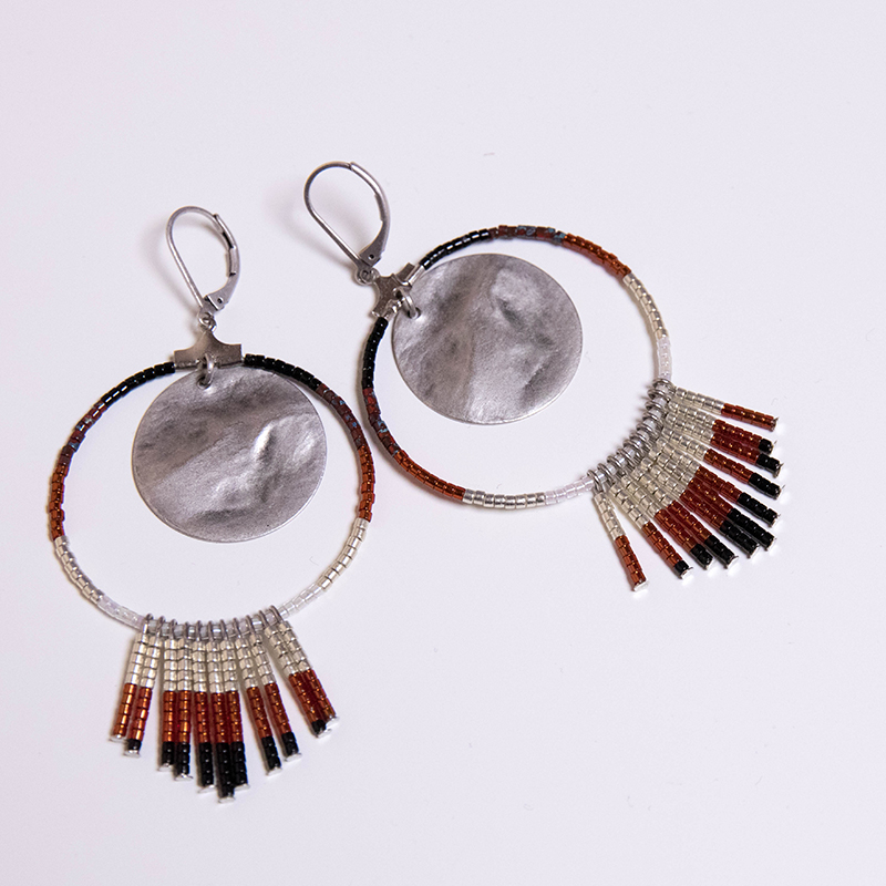 Atelier DIY bijoux : fabrique tes BO créoles bohème en perles Miyuki - Avril sur un fil