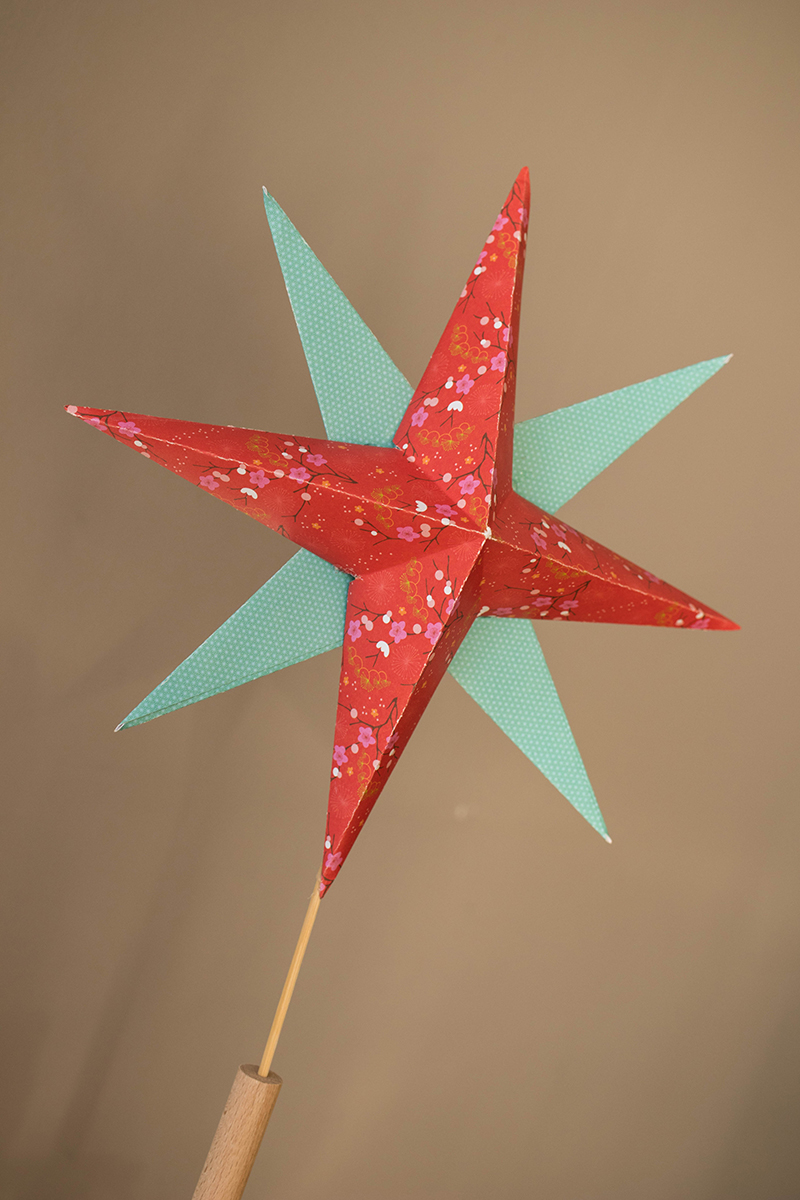 Etoile en origami pour le haut du sapin - Avril sur un fil
